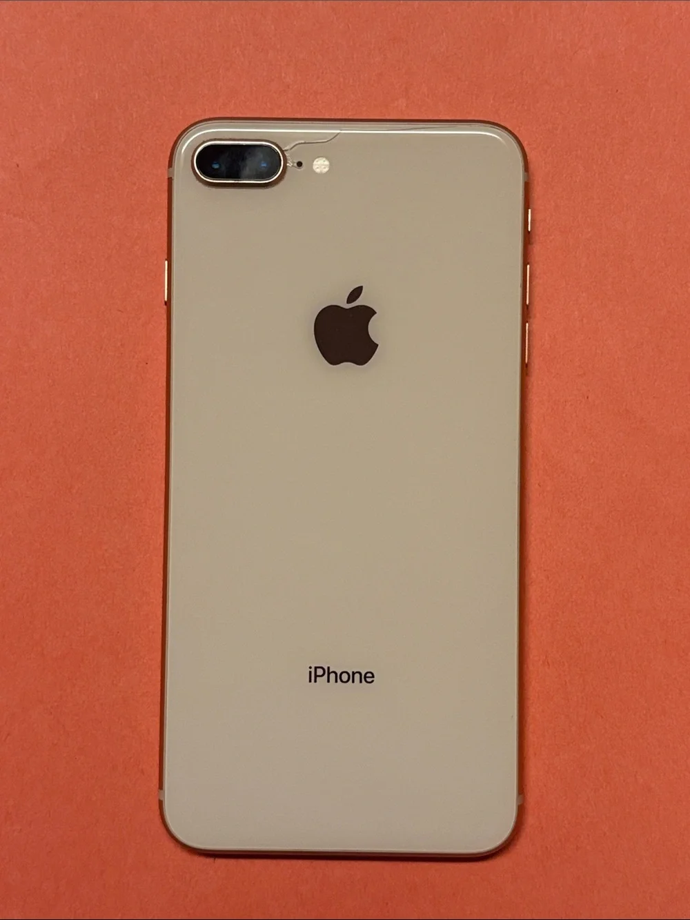 Apple iPhone 8 - Rose Gold - Badly Cracked Screen but works perfectly